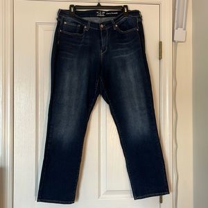Signature by Levi Strauss, Curvy Straight, size 16S, slightly worn.